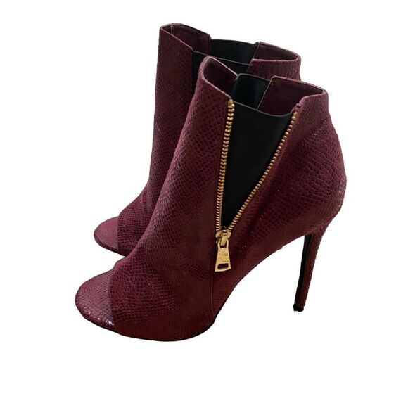 Brand new in Box Privileged by J.C. Dossier Faux Snake Skin Ankle Boots Size 10 - Picture 1 of 15